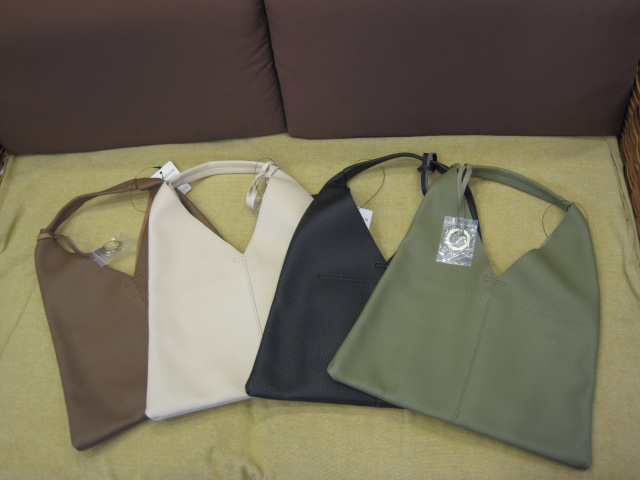 トライアングルワンショルバッグ【レイドローク】